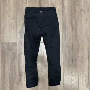 Lululemon Black Leggings 5/8 Length With Mesh Size 6